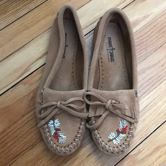 Minnetonka Shoes - New Minnetonka Moko Kobayashi feather moccasins